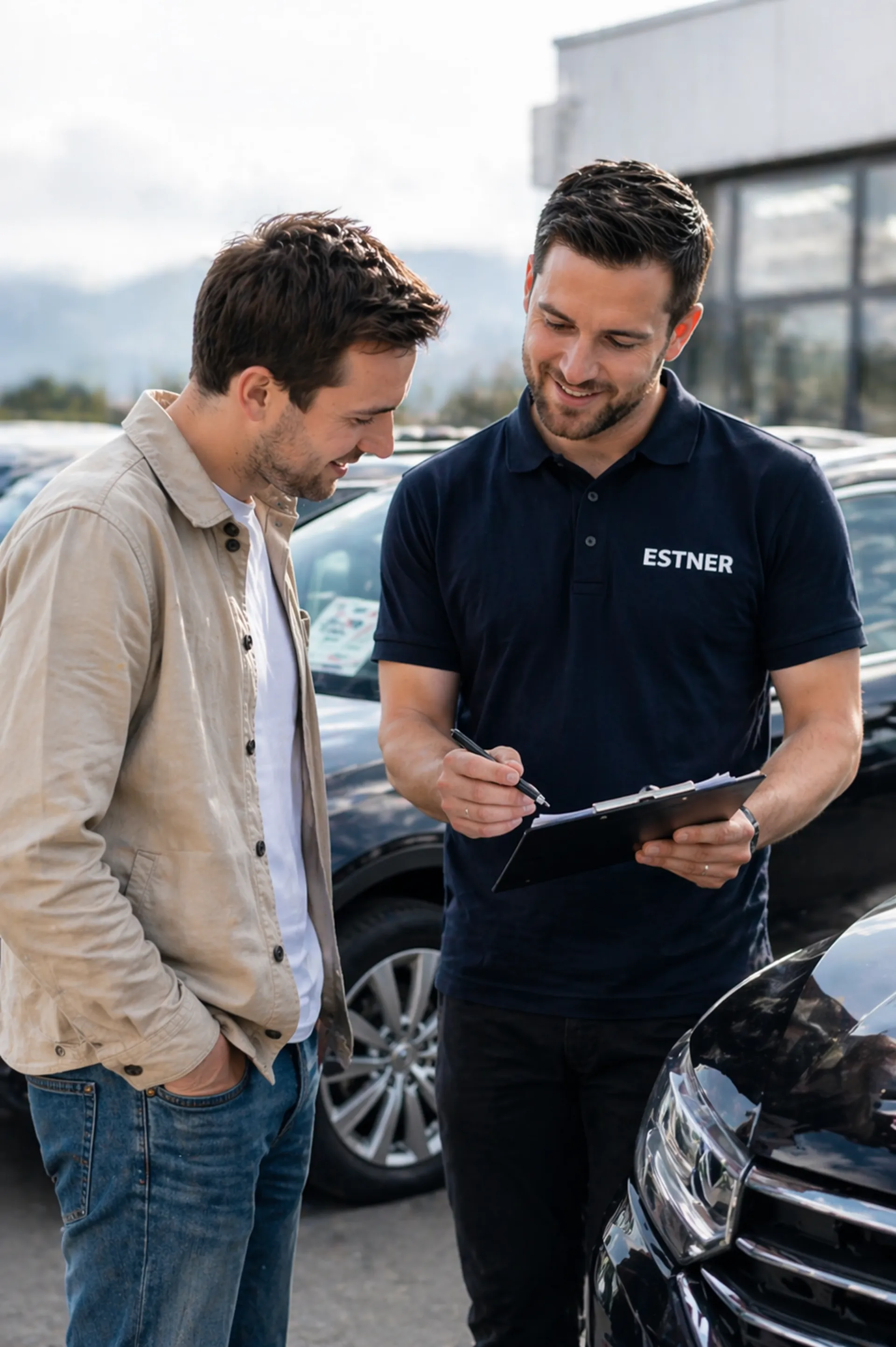 Persönliche Beratung und Fahrzeugbewertung beim Fahrzeugankauf durch Estner